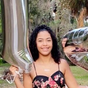 Meet your Posher, Danaka